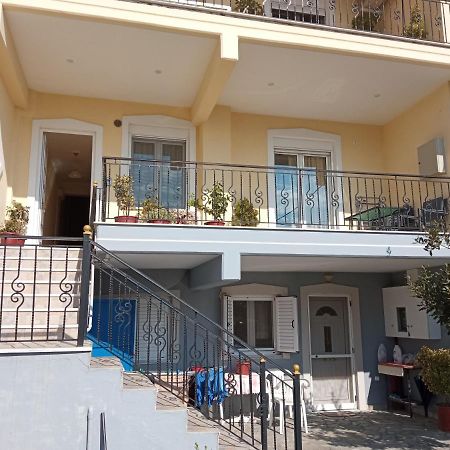 شقة Teo'S House 3 كالامباكا المظهر الخارجي الصورة