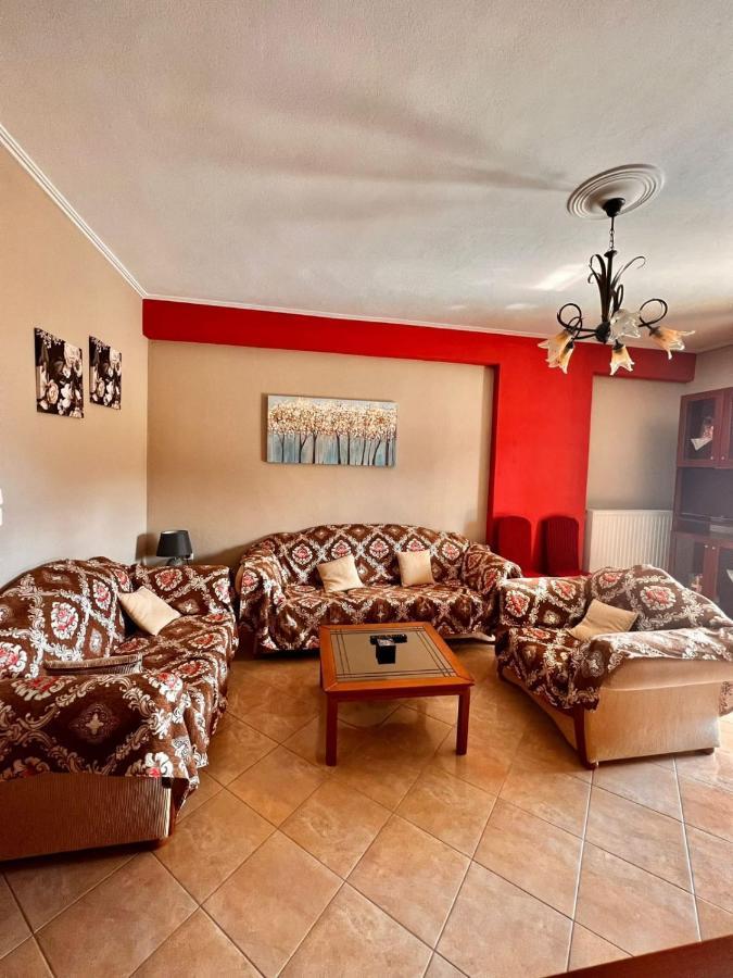 شقة Teo'S House 3 كالامباكا المظهر الخارجي الصورة
